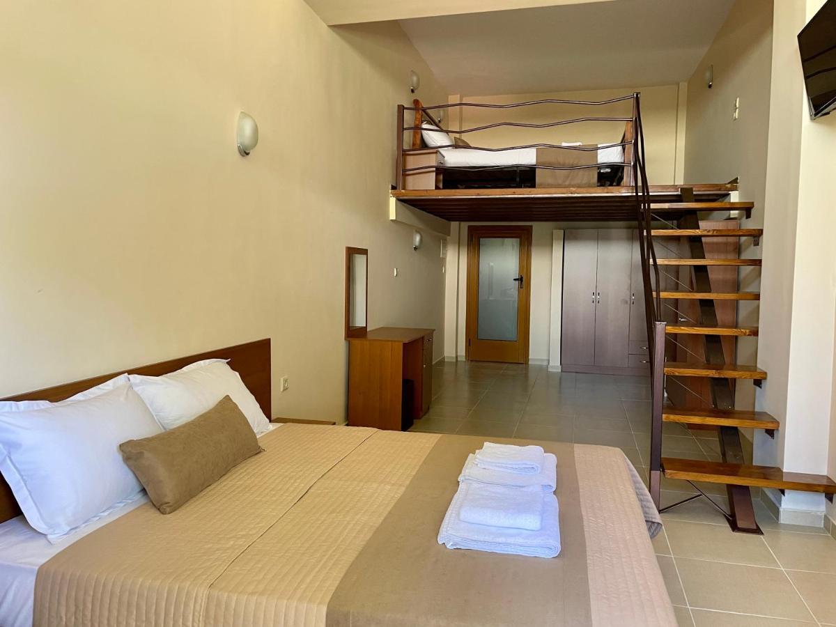 סטאברוס Helios Hotel מראה חיצוני תמונה
