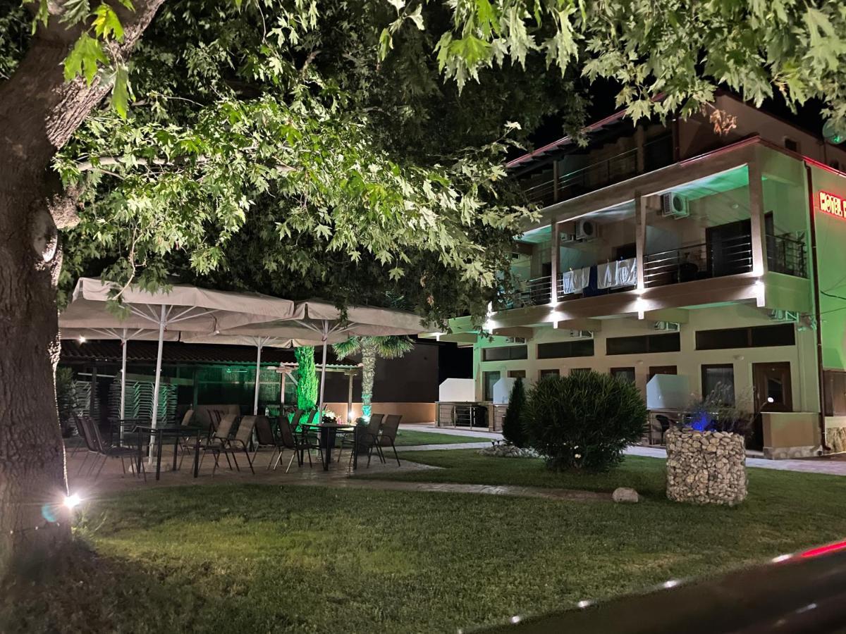 סטאברוס Helios Hotel מראה חיצוני תמונה
