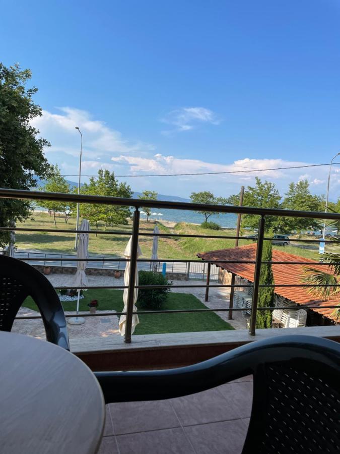 סטאברוס Helios Hotel מראה חיצוני תמונה