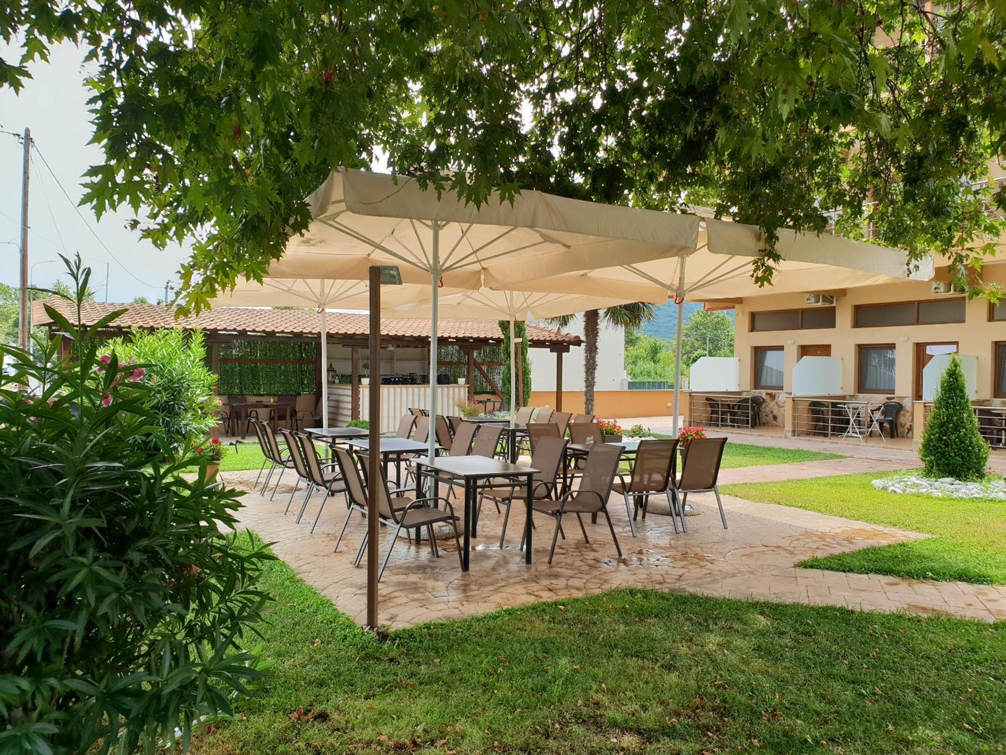 סטאברוס Helios Hotel מראה חיצוני תמונה